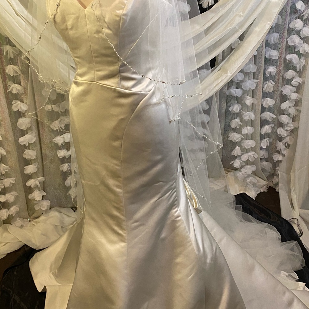 Truly Zac Posen Satin Gown - Picture 5 of 14